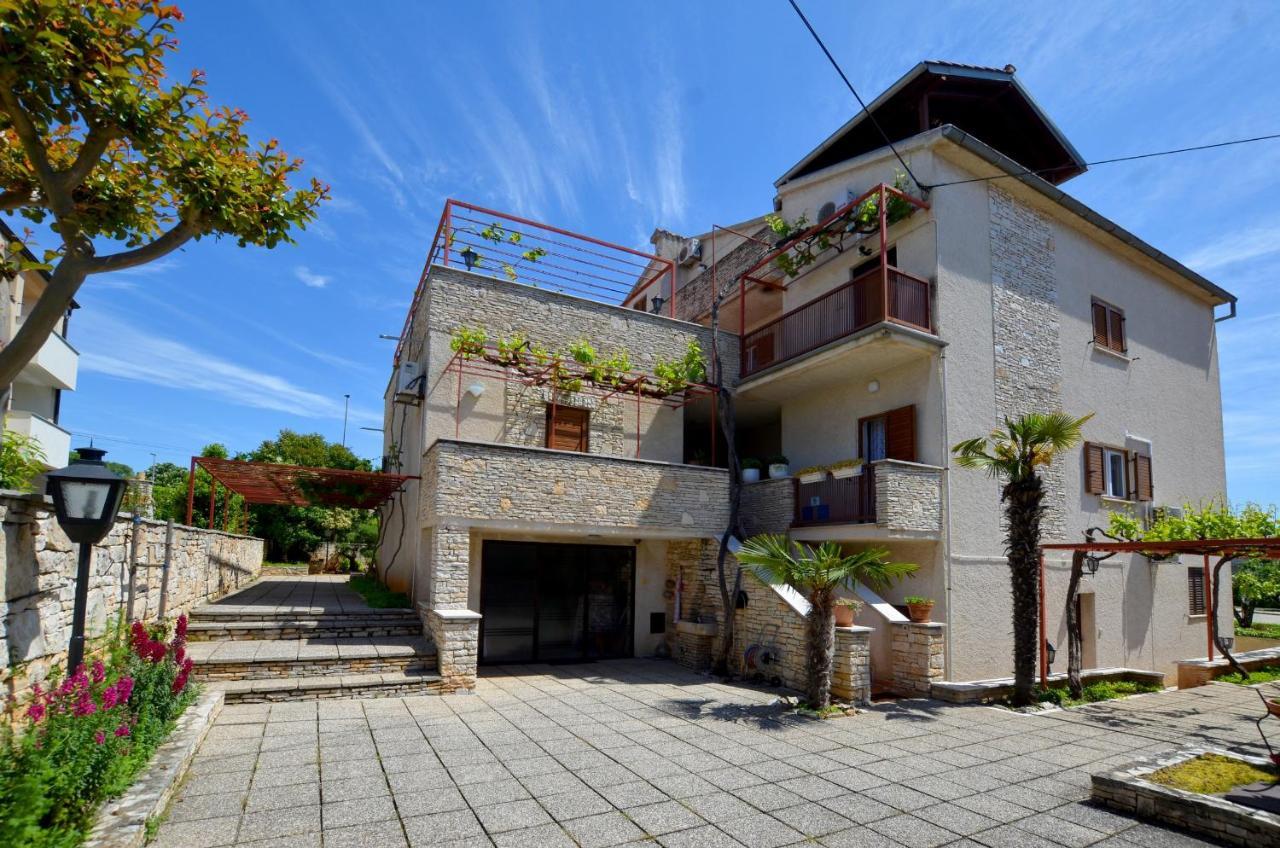 רוביני Galant Apartments מראה חיצוני תמונה