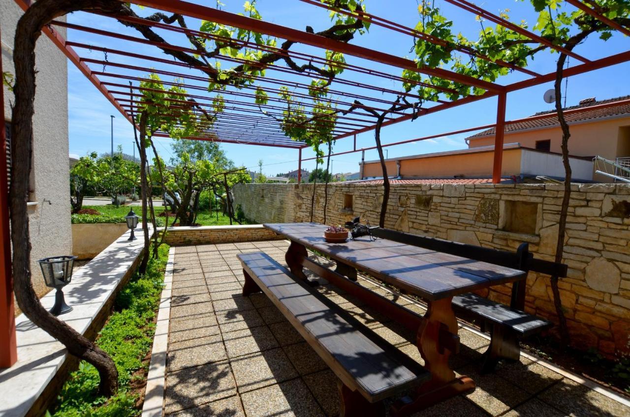 רוביני Galant Apartments מראה חיצוני תמונה