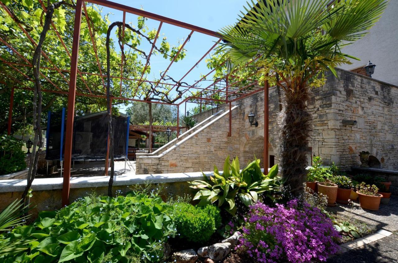 רוביני Galant Apartments מראה חיצוני תמונה