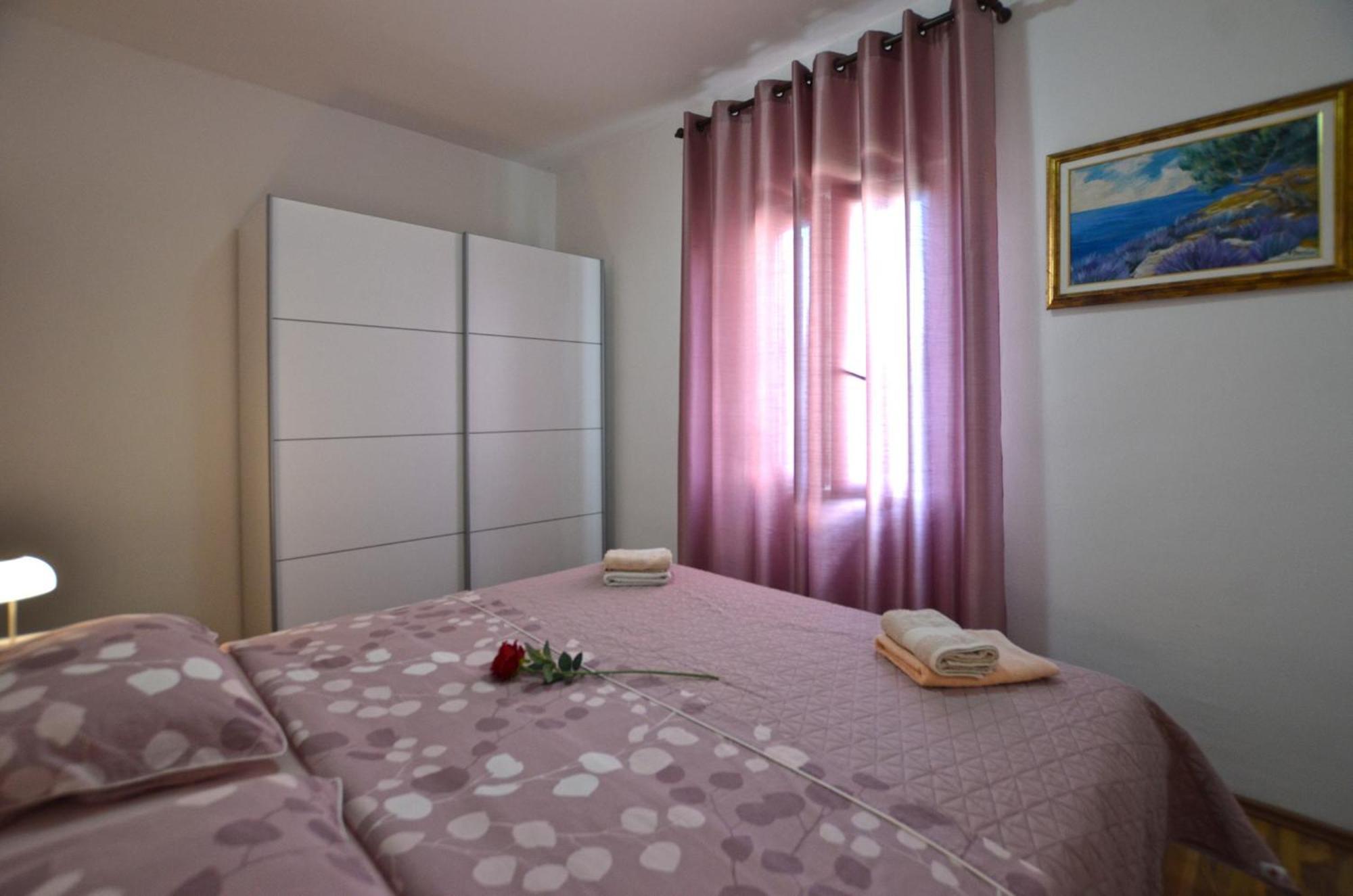 רוביני Galant Apartments מראה חיצוני תמונה