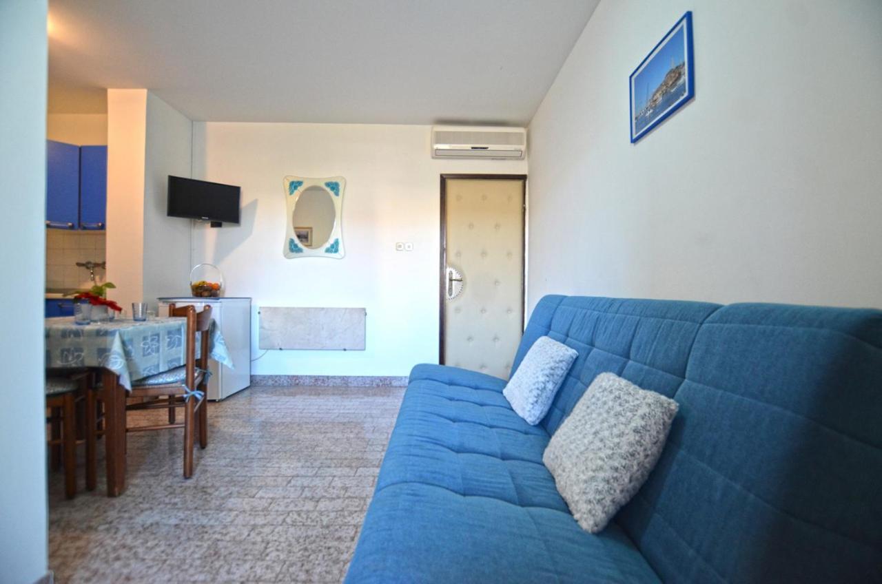 רוביני Galant Apartments מראה חיצוני תמונה