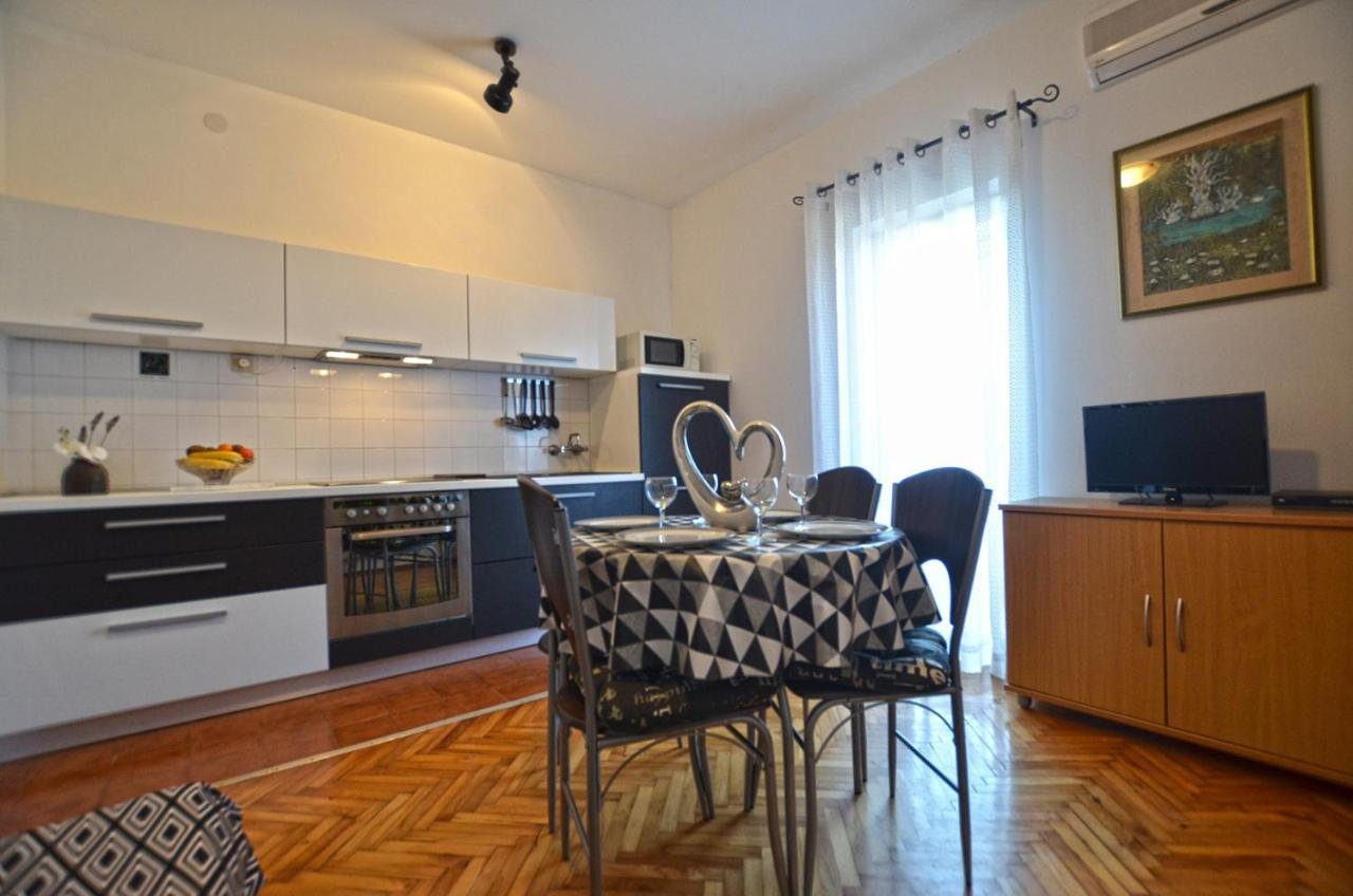 רוביני Galant Apartments מראה חיצוני תמונה
