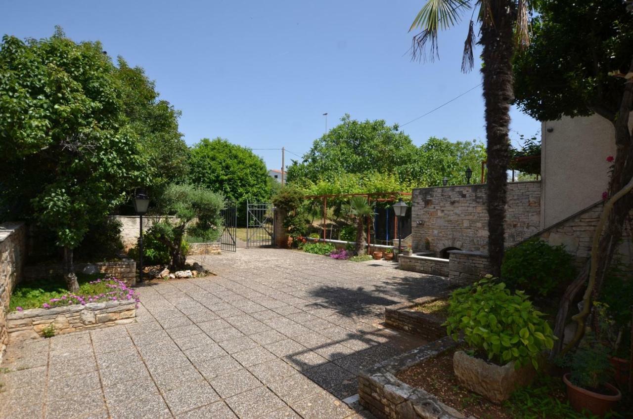 רוביני Galant Apartments מראה חיצוני תמונה