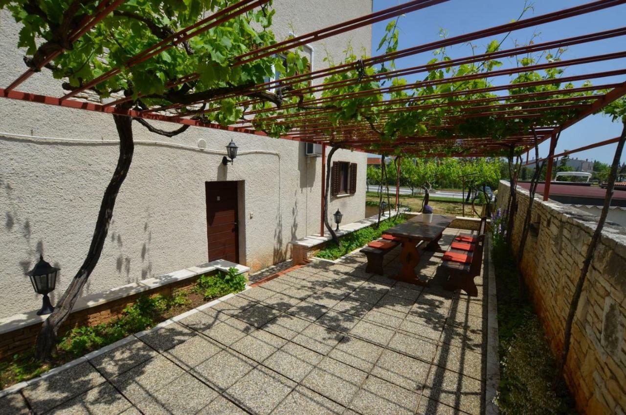 רוביני Galant Apartments מראה חיצוני תמונה