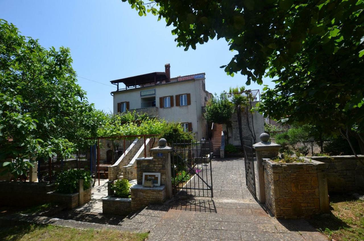רוביני Galant Apartments מראה חיצוני תמונה