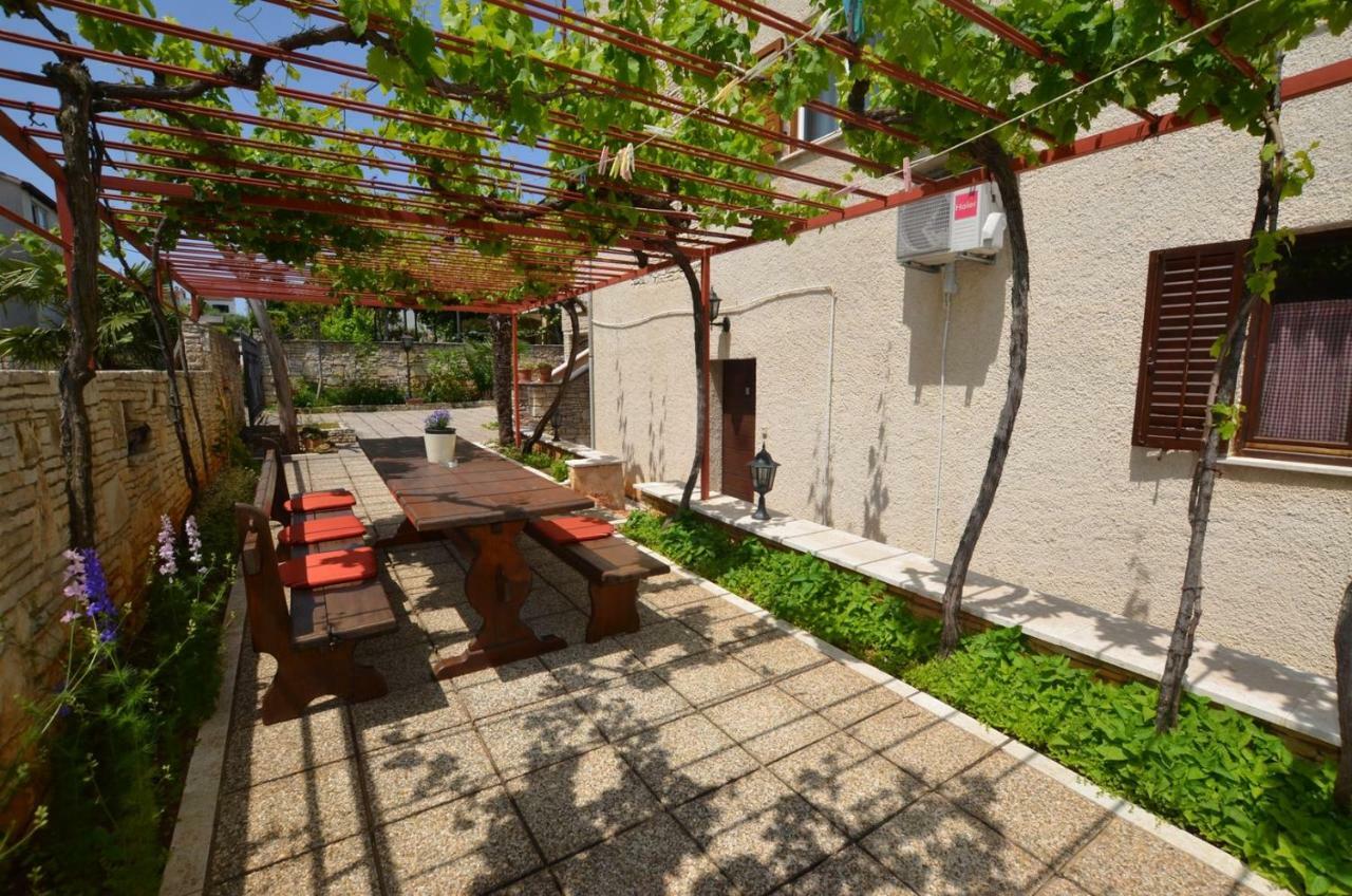 רוביני Galant Apartments מראה חיצוני תמונה